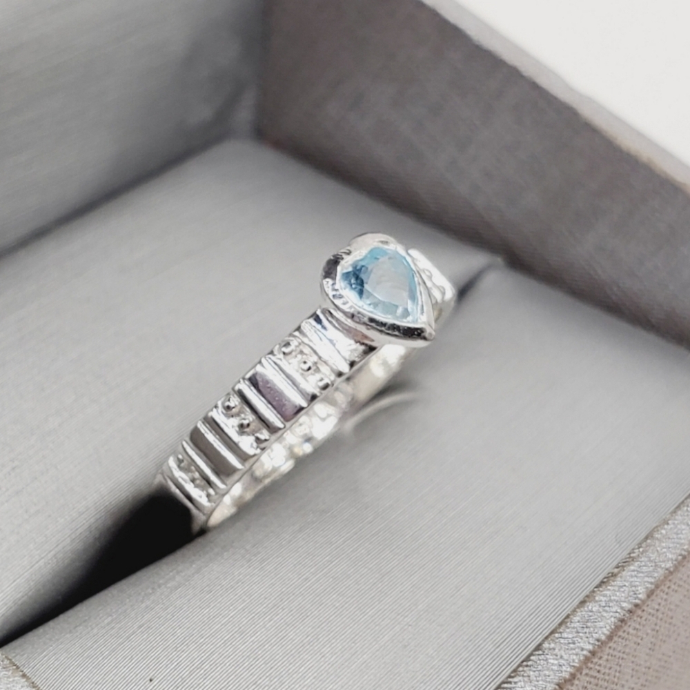 Silver Heart Ring - Picture 2 of 7
